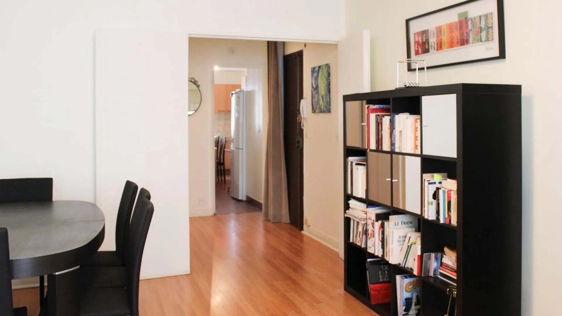 Spacious 3 Rooms With Balcony In Paris Apartment