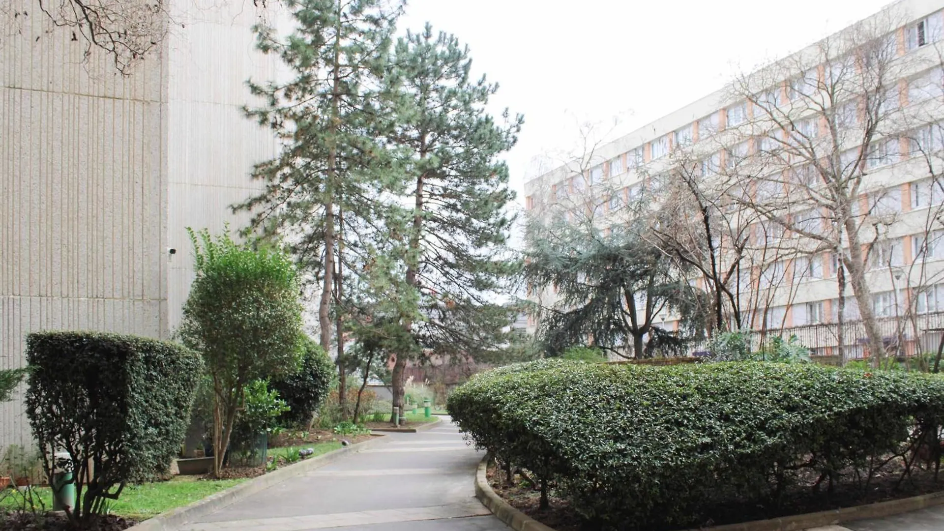 Spacious 3 Rooms With Balcony In Paris 0*,  France